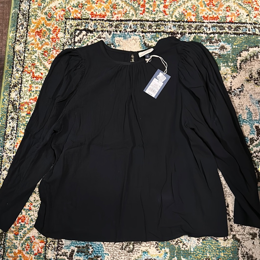 Women’s double gauze blouse NWT. Size XL. Black